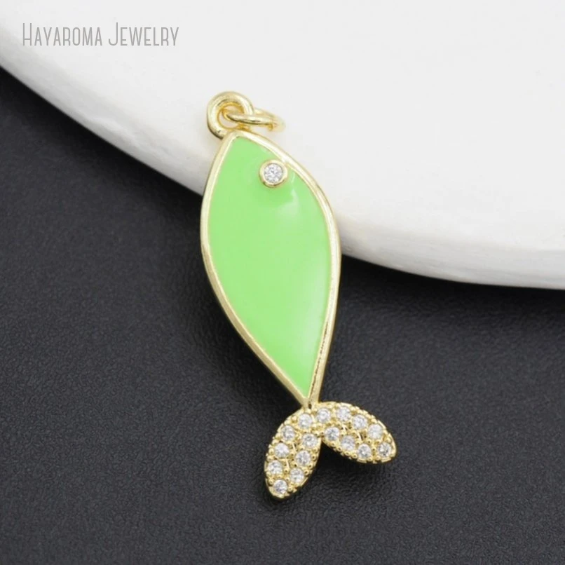 10Pcs Nautical Marine Organism Fish Green Metal Cubic Zirconia Gold Color Invisible Setting Jewelry Wholesale Pendant PM51726