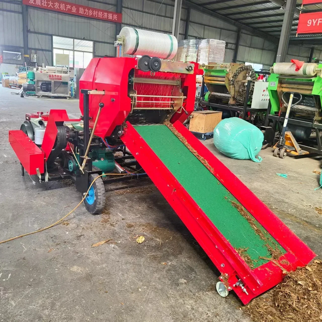 Highly efficient hay baler rental agriculture hay baler small tractor hay baler for farm