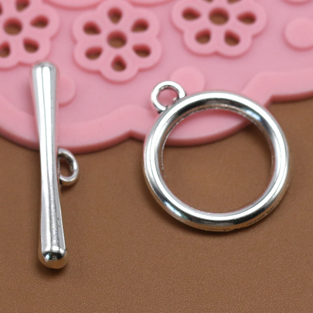 

20pcs Alloy OT Buckle Pendant Charms DIY Jewelry Making Accessories for Necklace Bracelet ( Silver)