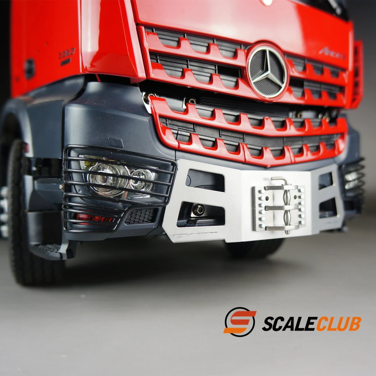 Scaleclub Front Drag Hook para Mercedes-Benz AROCS 3363, piso estreito, placa de engenharia, gancho pesado para Tamiya Lesu