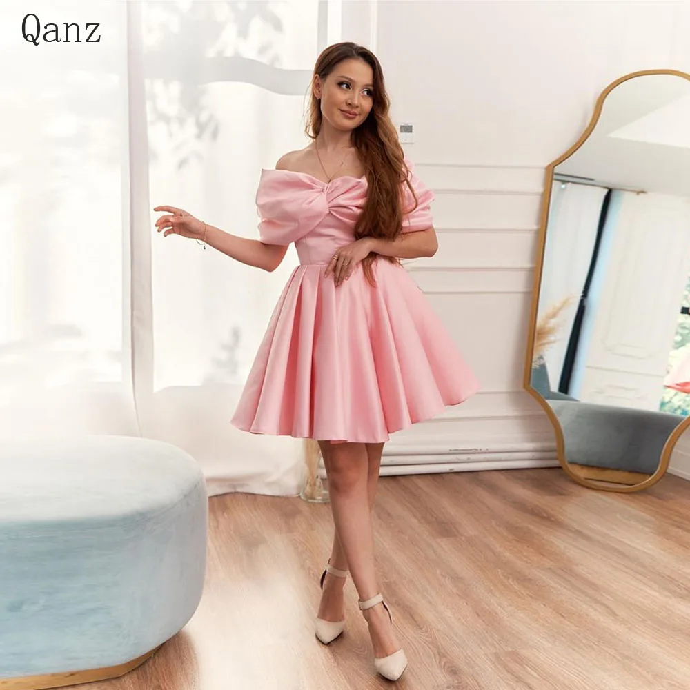 

Qanz Simple Pink Short Homecoming Dresses Off The Shoulder Satin Prom Dress Women Vestidos Para Graduación 2024 Customized