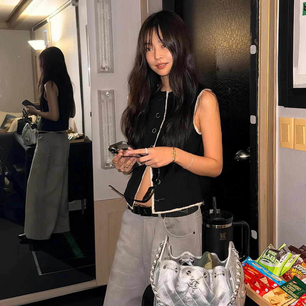 

SylCue Casual Fashion Cardigan Vest Woman Vintage Design Single-Breasted Navel Exposed Sweet Girls Street Fashion Classic Tops