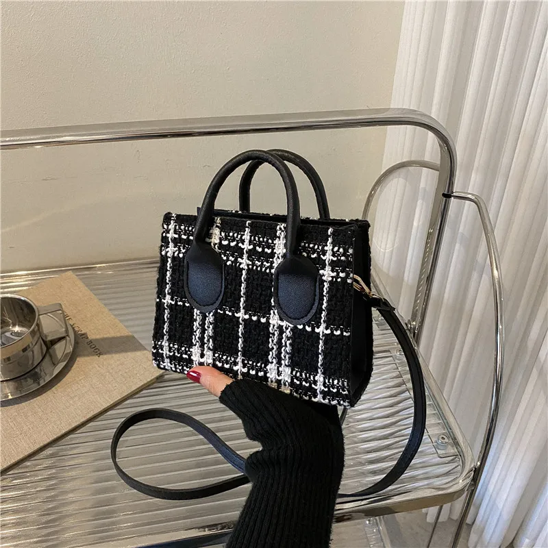 Women Mini Check Handbag Lightweight Crossbody Bag Elegant Ladies Shoulder Messenger Pouch Daily Travel