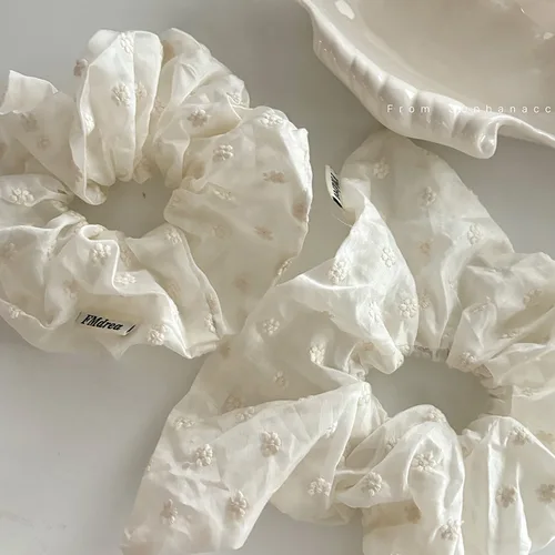 Imagen 2 del producto Lino de algodón bordado hueco Beige limpio refrescante intestino grueso Retro Anillo para el cabello estilo Hada Mori diadema accesorios para el cabello