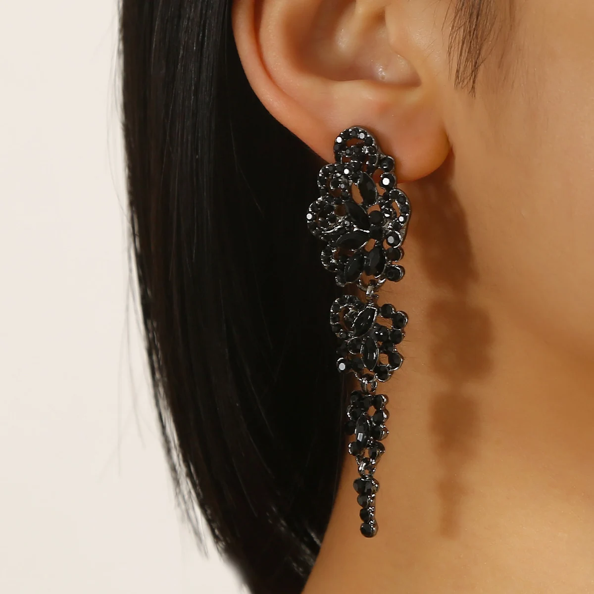2pcs European and American Fashion Long Geometric Metal Diamond Studded Women's Earrings, Luxurious Jewelry and Dating AC