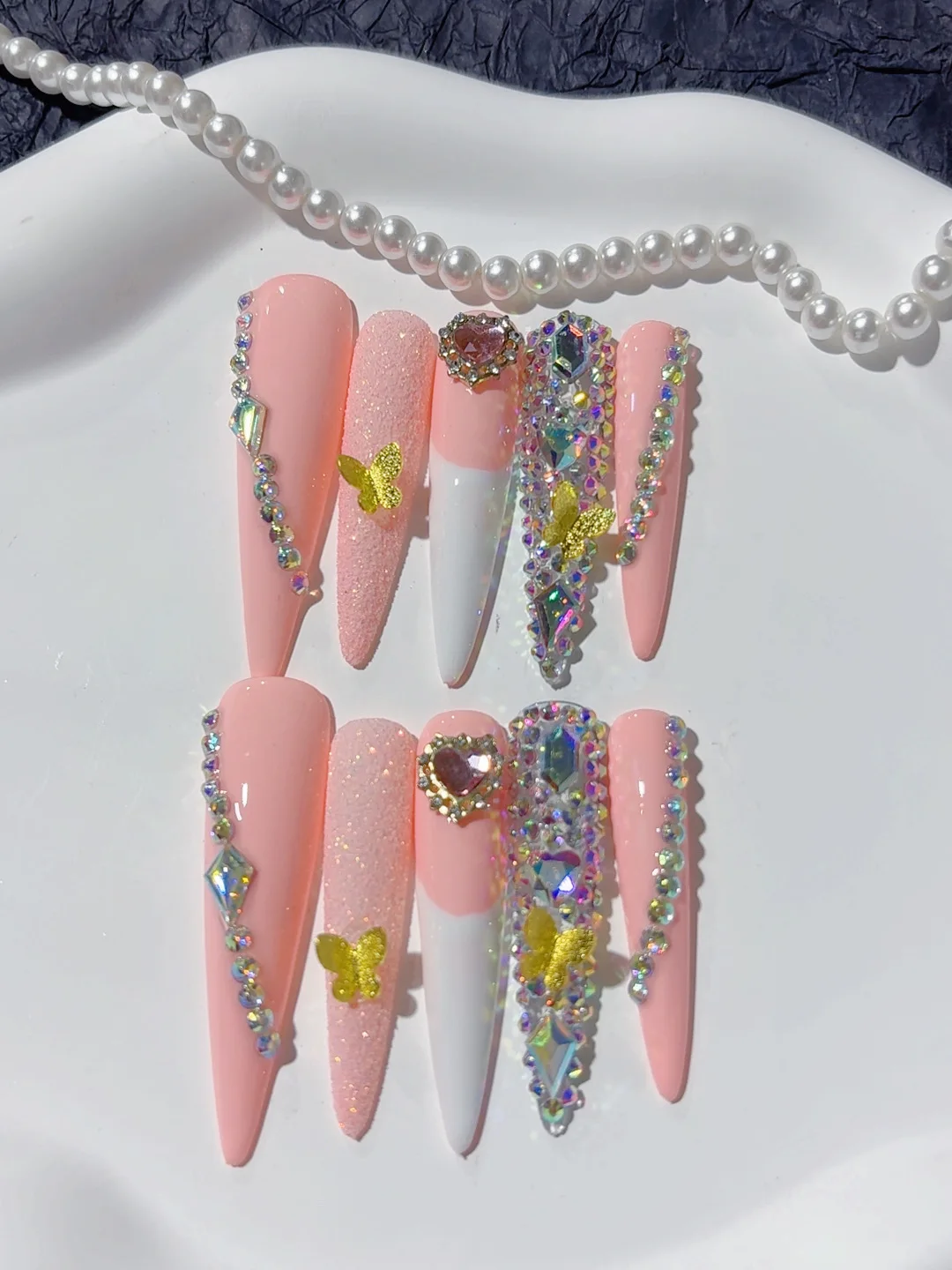 

Colored Diamond Sparkling Pink Long Pointed Fashion Manicure (M032)