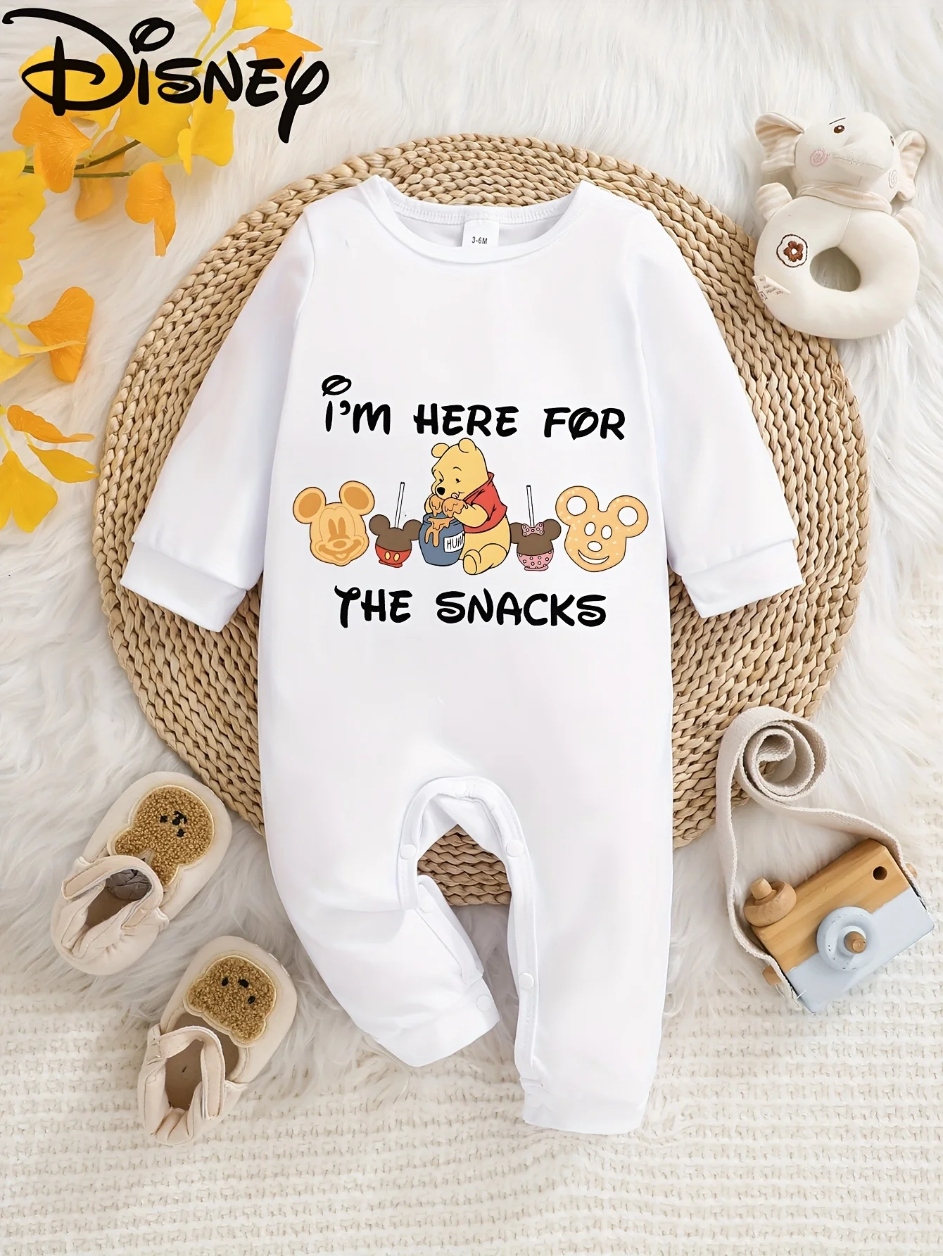 

【Осанторизованный】Детский комбинезон с длинными рукавами Disney Winnie the Pooh, милый узор, круглый вырез, мягкий и удобный, можно стирать в машине, подходит для всех сезонов, идеально подходит для уличного ношения, обязательный для фанатов Диснея, офици