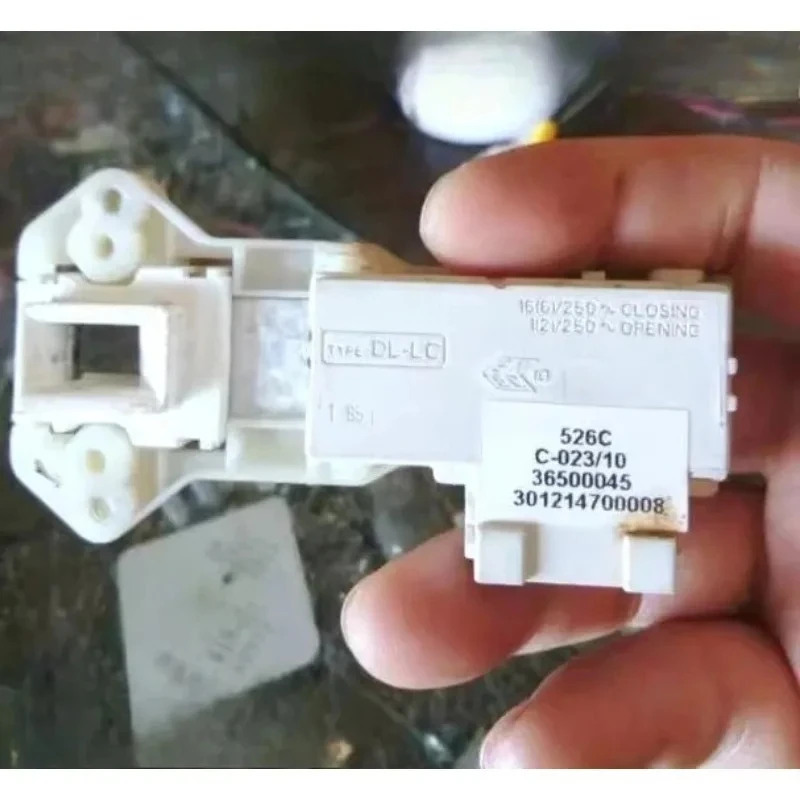 Applicable to MG52-8001 drum washing machine door lock door switch accessories 526C/C-512/07