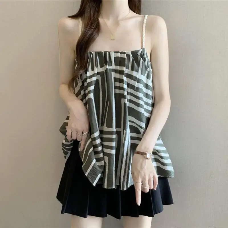 Women Geometric Print Camisole Top Short Sleeveless Summer Casual Beach Wear Lightweight Loose Fit Crop Top