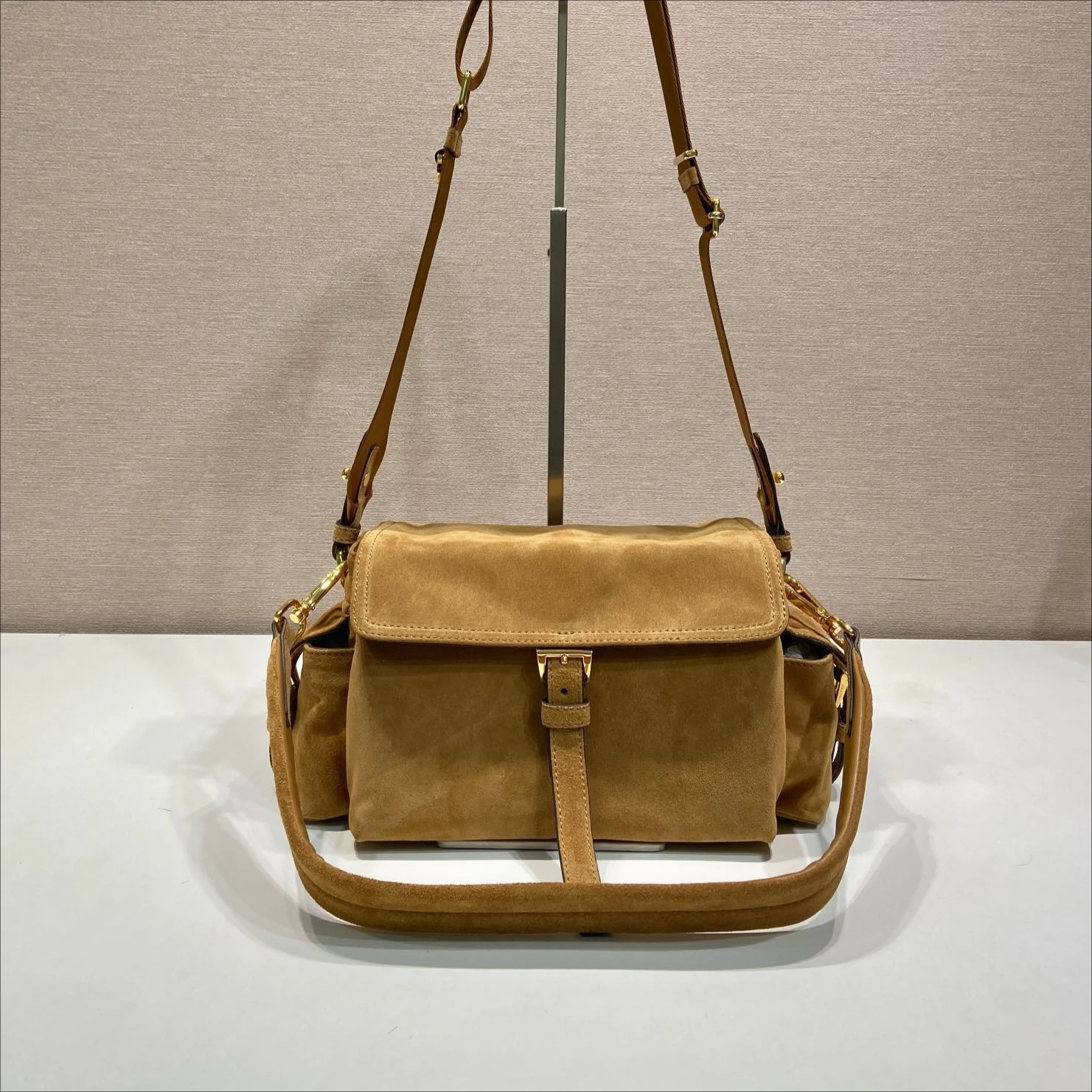 

Элитная дизайнерская женская сумка-кроссбоди из высококачественной замши ‌ Модная городская сумка через плечо известного бренда с большой вместимостью