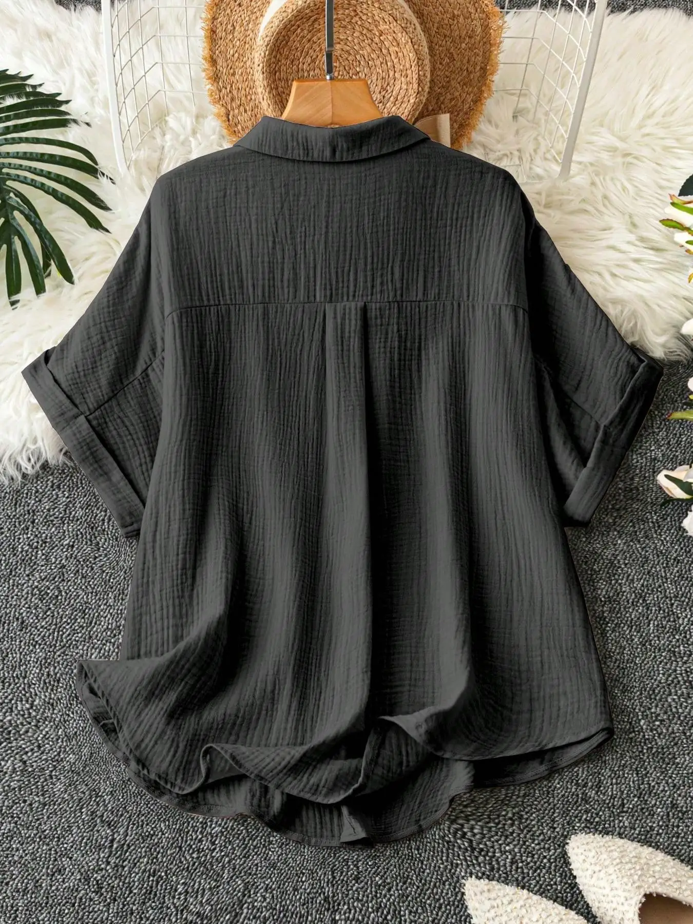 เสื้อเชิ้ตชายโค้งสีทึบขนาดพลัส เสื้อคอปกแขนสั้นลำลองสำหรับสวมใส่ในชีวิตประจำวัน เสื้อผ้าพลัสสำหรับผู้หญิงสำหรับทุกฤดูกาล
