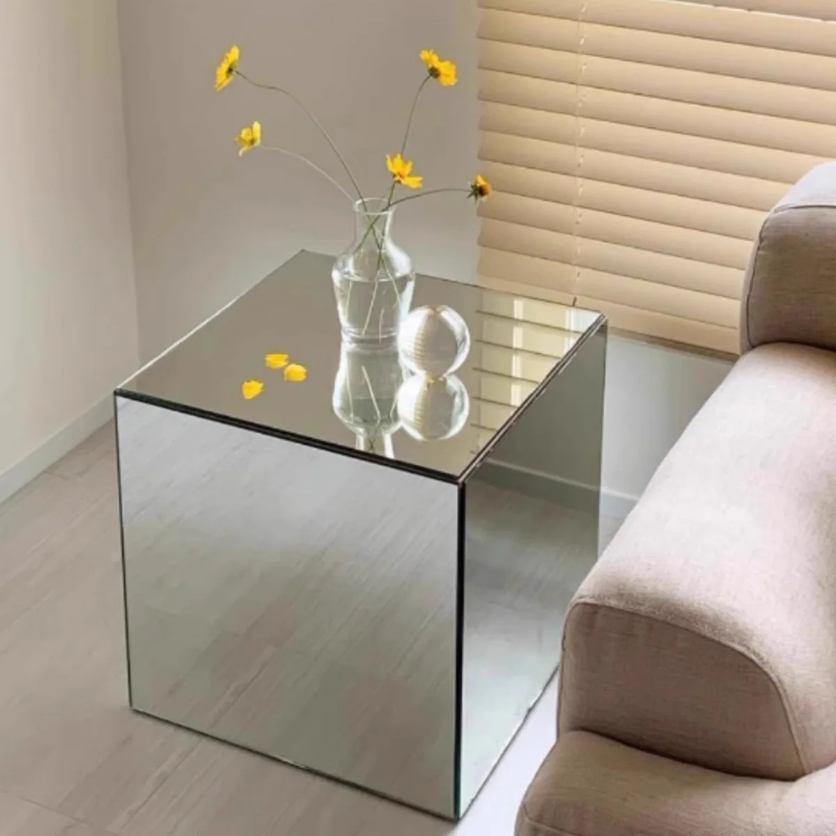 

Mirror square display box, mirror decorative bracket, photo prop display base, acrylic bedside table