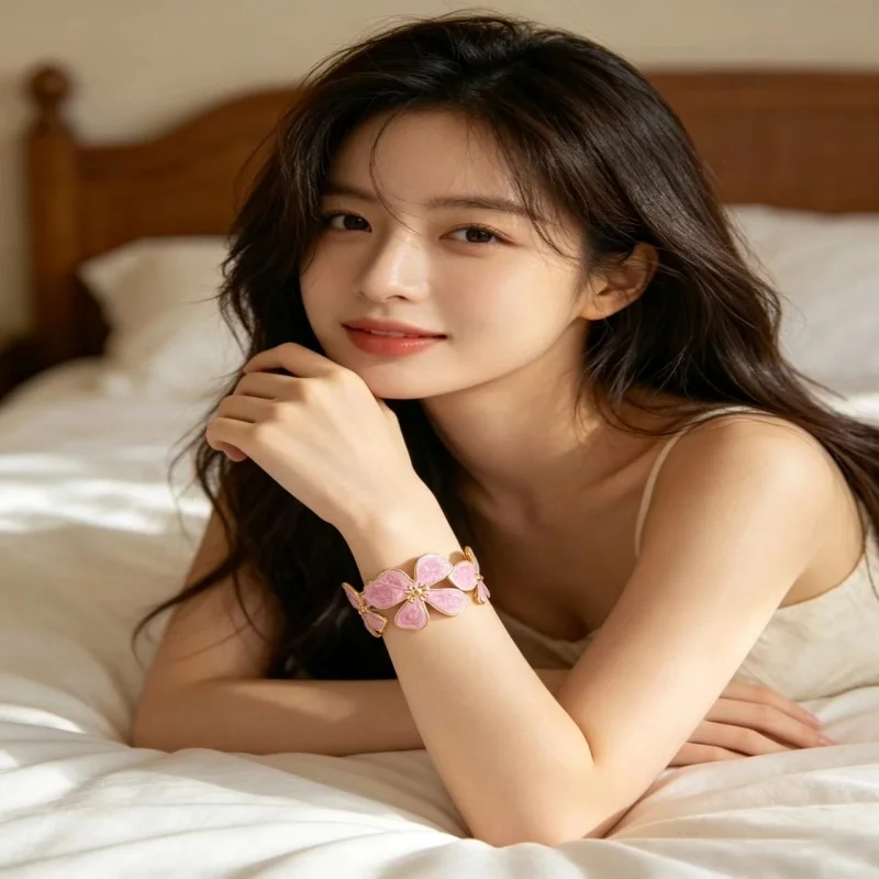 

Elegant Floral Droplet Gold Open Hand Bracelet Stylish Accessory for Ladies Unique Party Jewelry Daily Wear