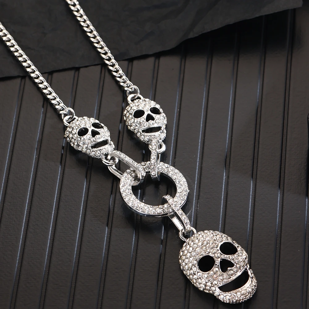 New Fashion Trendy Shiny Rhinestone Skull Pendant Necklace for Women\'s Halloween Jewelry Accessories