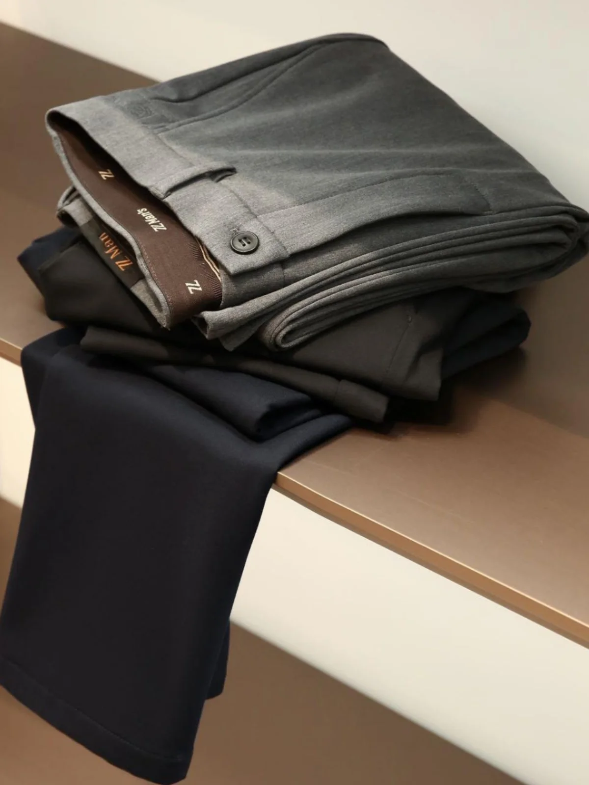 

Italian Luxury Heated 3D down Fabric Men's Busin Casual Trousers Small Western Pants Self-Heating Tech Youth Trend