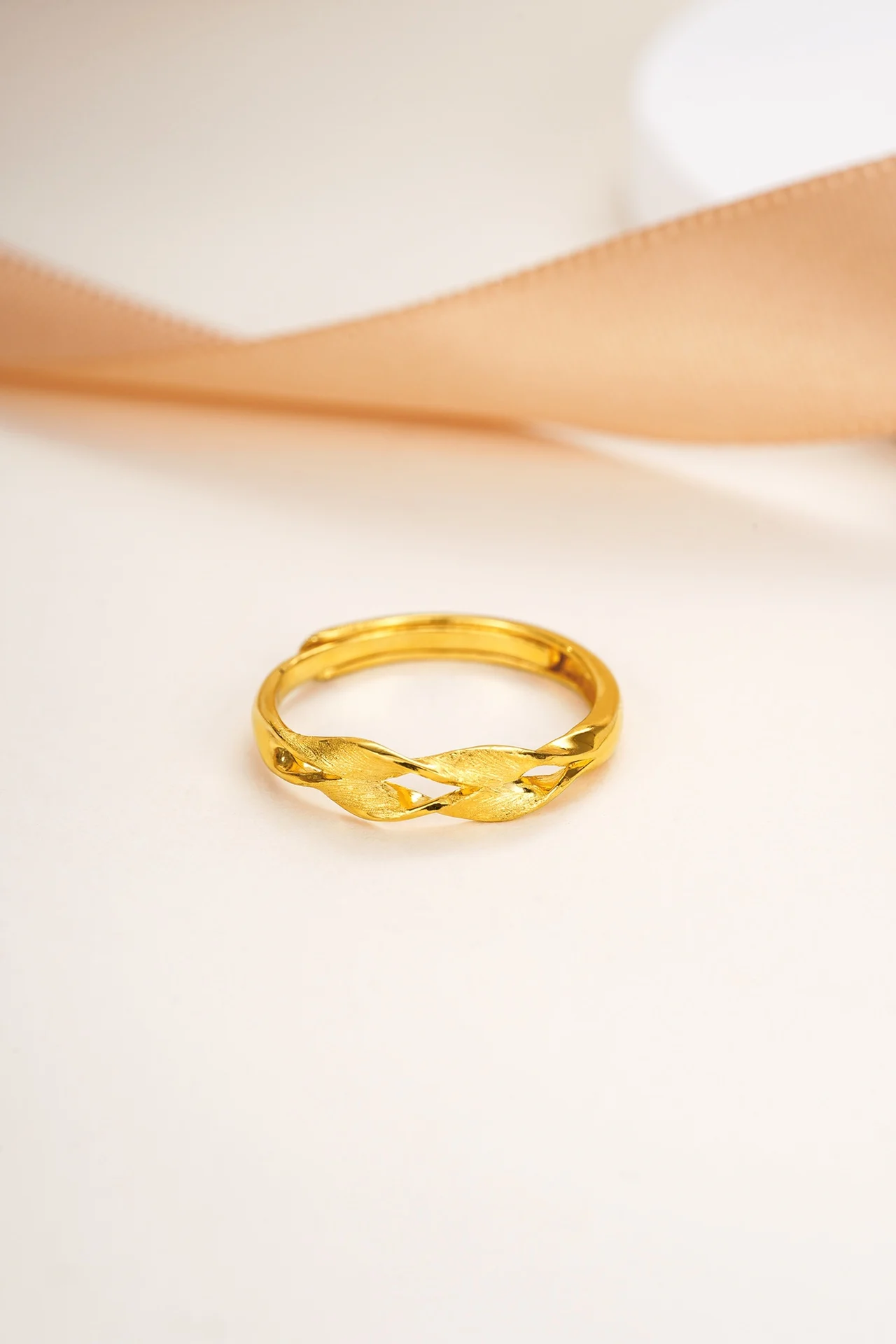 Lium Gems 24k الذهب فيرميل الملتوية سلك كابل خواتم للنساء قابل للتعديل هدية عيد الحب 925 فضة الذكرى