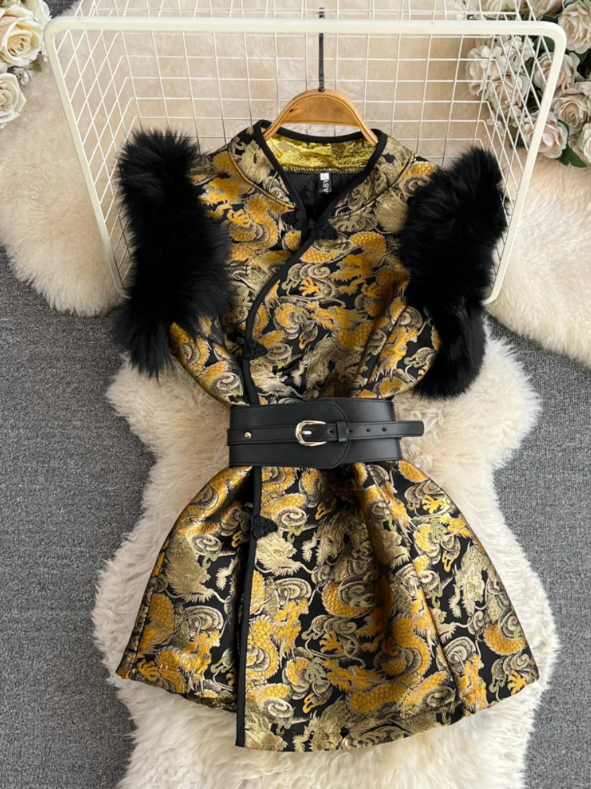 레트로 중국풍 플로럴 자수 퍼 패치워크 스탠드 칼라 허리 슬림핏 A라인 미니 원피스