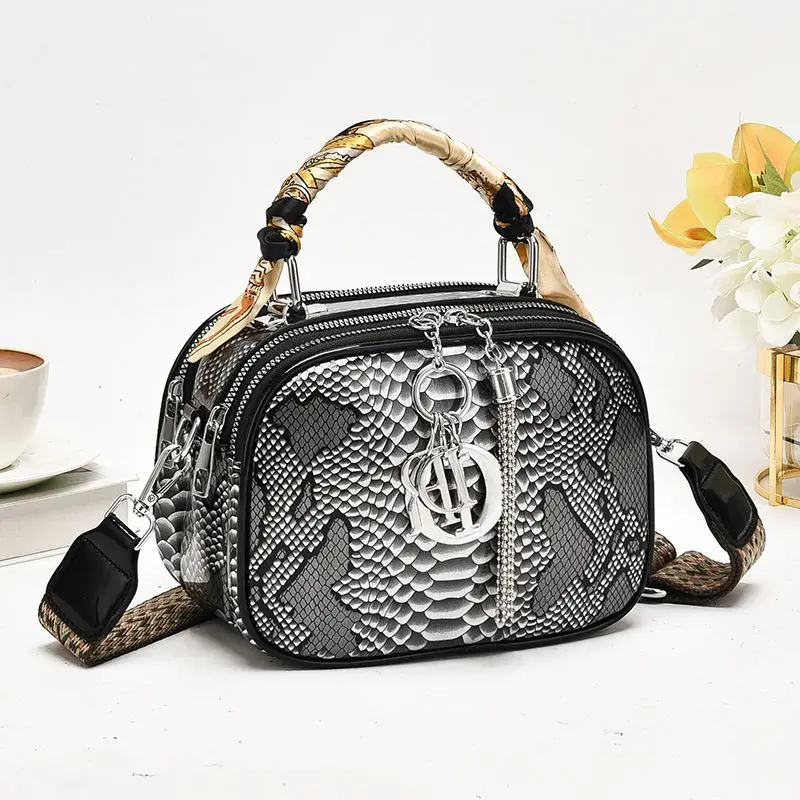 Small Round Bag Snake Pattern Messengerpopular Bag New High-end Texture Chain Mobile Phone Bags Fashionable Women's Package
