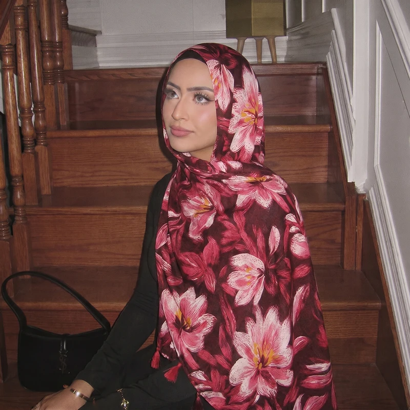 

Large Floral Print Tassel Hijab Scarf Lightweight Headscarf for Muslim Women Daily Outdoor Modest Islamic Head Wrap Accessory