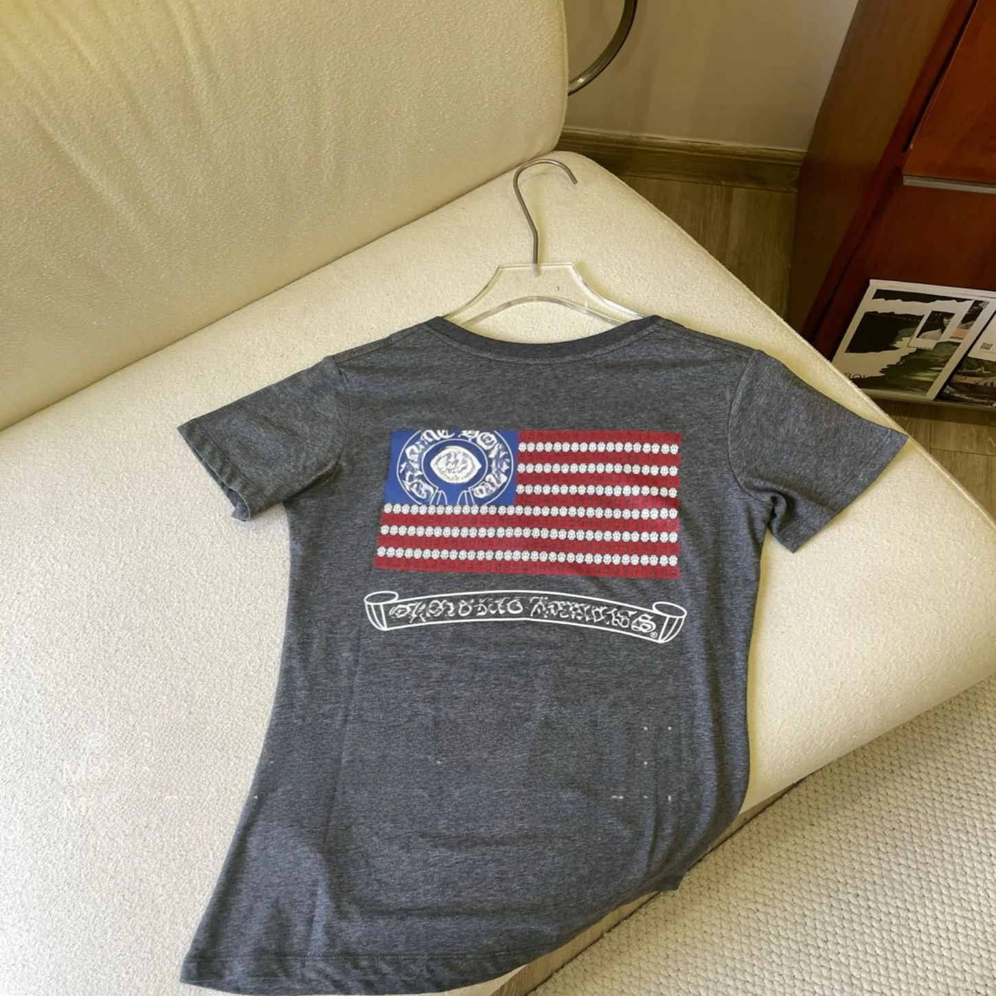 

Malloc New 25 Flag Hindi Print V-Ne Slim Fit ort Sve T-irt Cotton Summer Moisture ng Commute Sle Regular Length