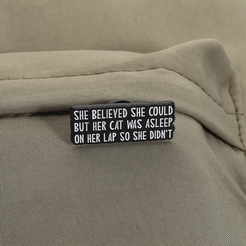 لقد اعتقدت أنها تستطيع أن تينا دبابيس قطتها أنامقته حتى لم تكن دبابيس شارات التلبيب مضحك القط أمي مجوهرات هدية للأصدقاء #6