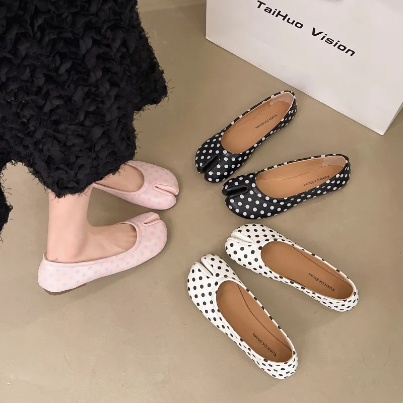 レディース　スプリットトゥ　フラットシューズ　水玉模様　スリ - Women'S Shoes For Standing All Day のレビューと価格