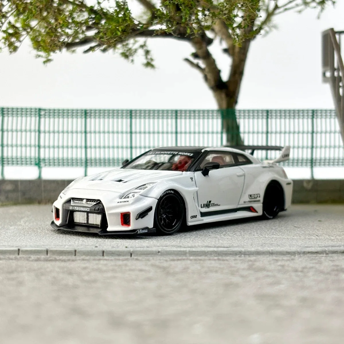 CM Model 1:64 Skyline GTR R35 LBWK wide-body modified alloy model-Image error fixed