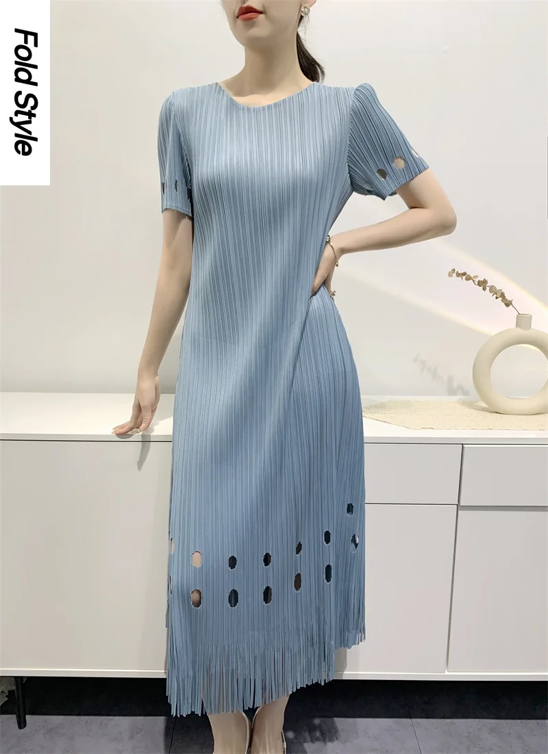 

Elegant Solid Color Hollowed Out Pleated Dress for Women's Round Neck Short Sleeved Women's Slim Fitting Party Tassel Midi Dress