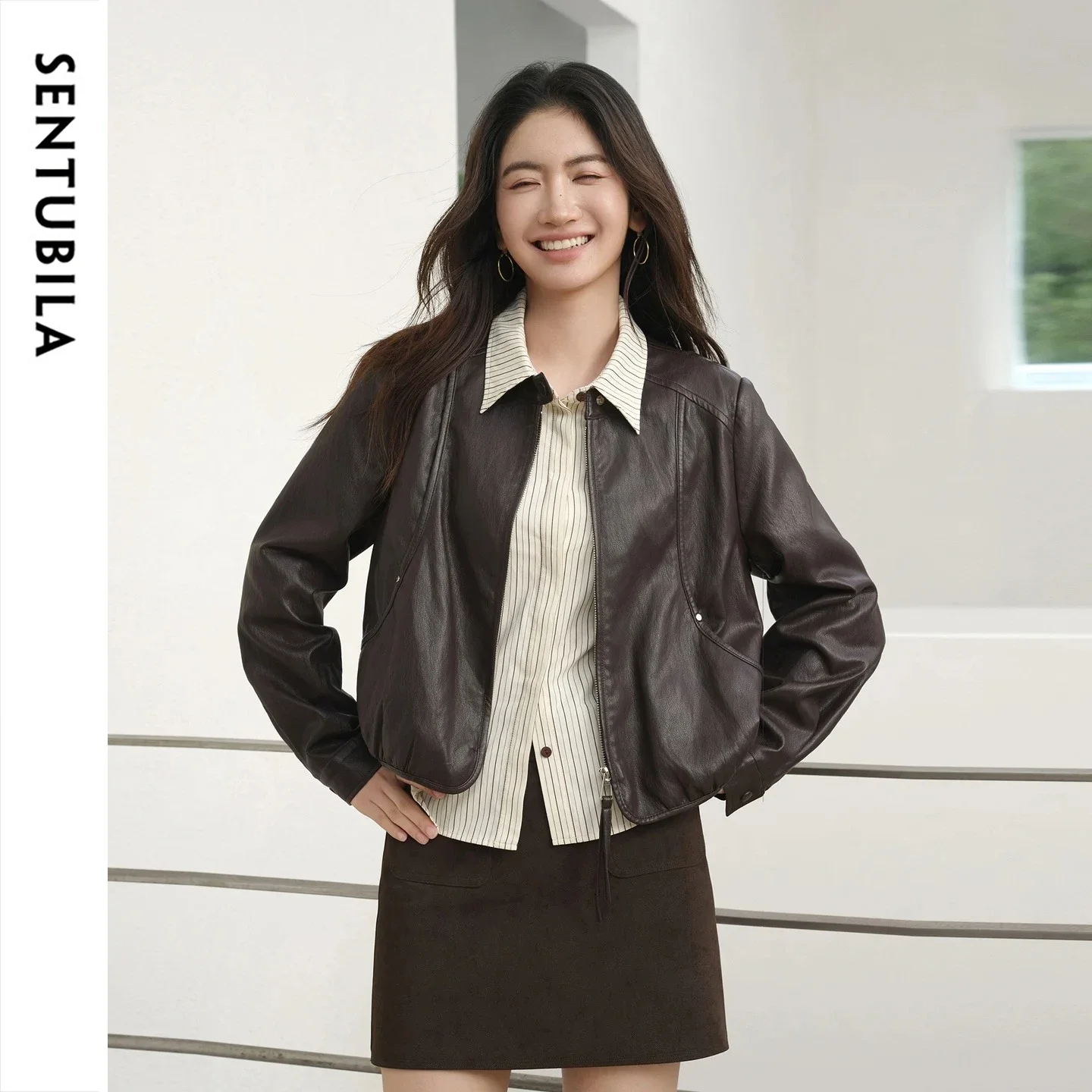 SENTUBILA Women Moto Biker Faux Leather Jacket Petite Retro Stand Collar Zip‑Up Cropped Urban Commuter Outerwear Coat W63GD8279