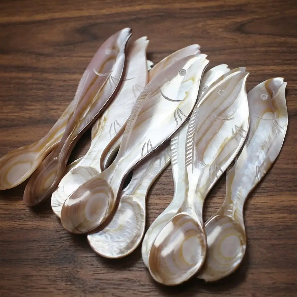Fish Shaped Natural Mother of Pearl Shell Spoon, Caviar Spoon, Coffee Dessert Ice Cream Spoon, Facial Mask Spoon, Seasoning Teas