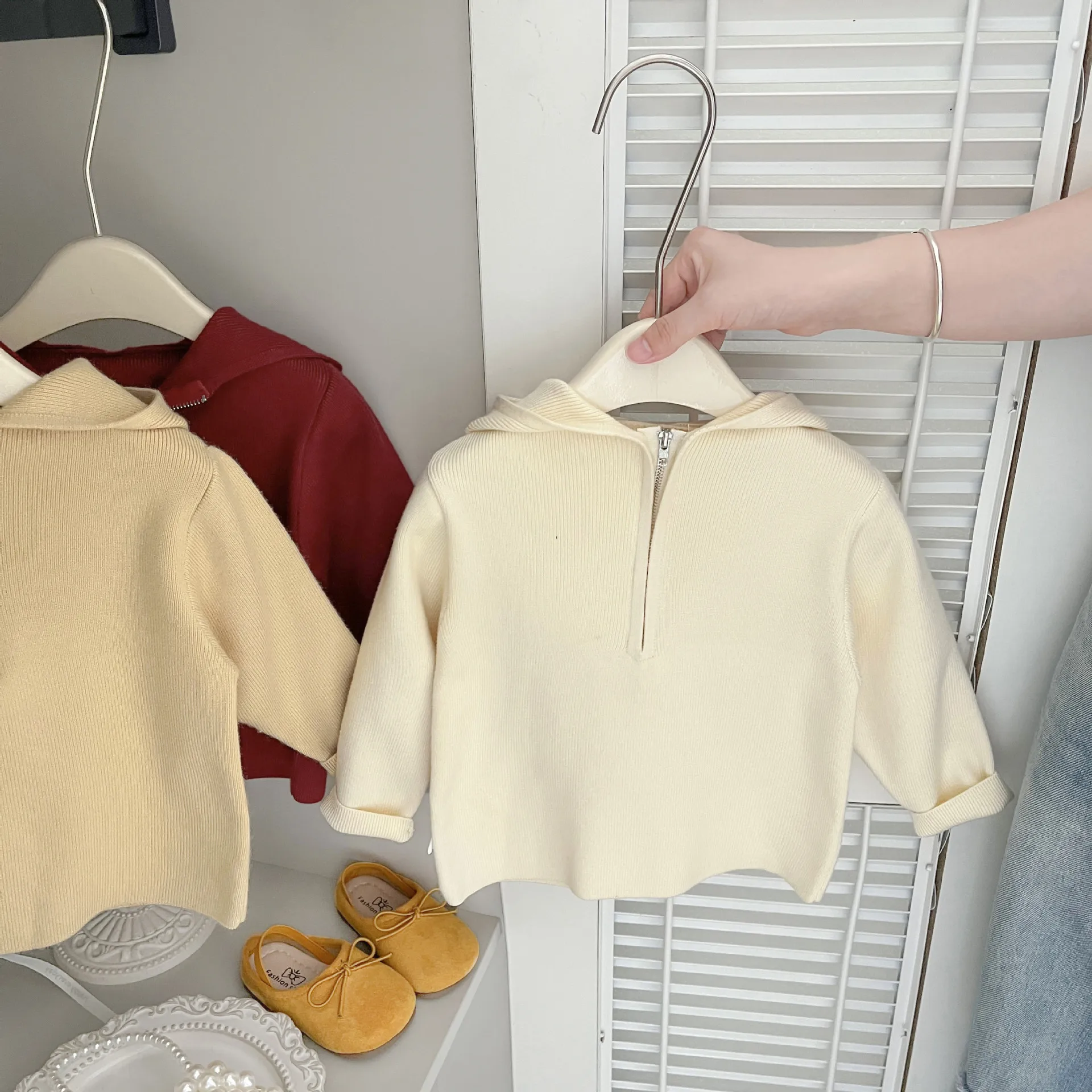 

Autumn Children Hooded Jumper Sweater Boys Girls Fashion Loose Pullover New Kids Solid Casual Knitted Tops Baby Cute Coat