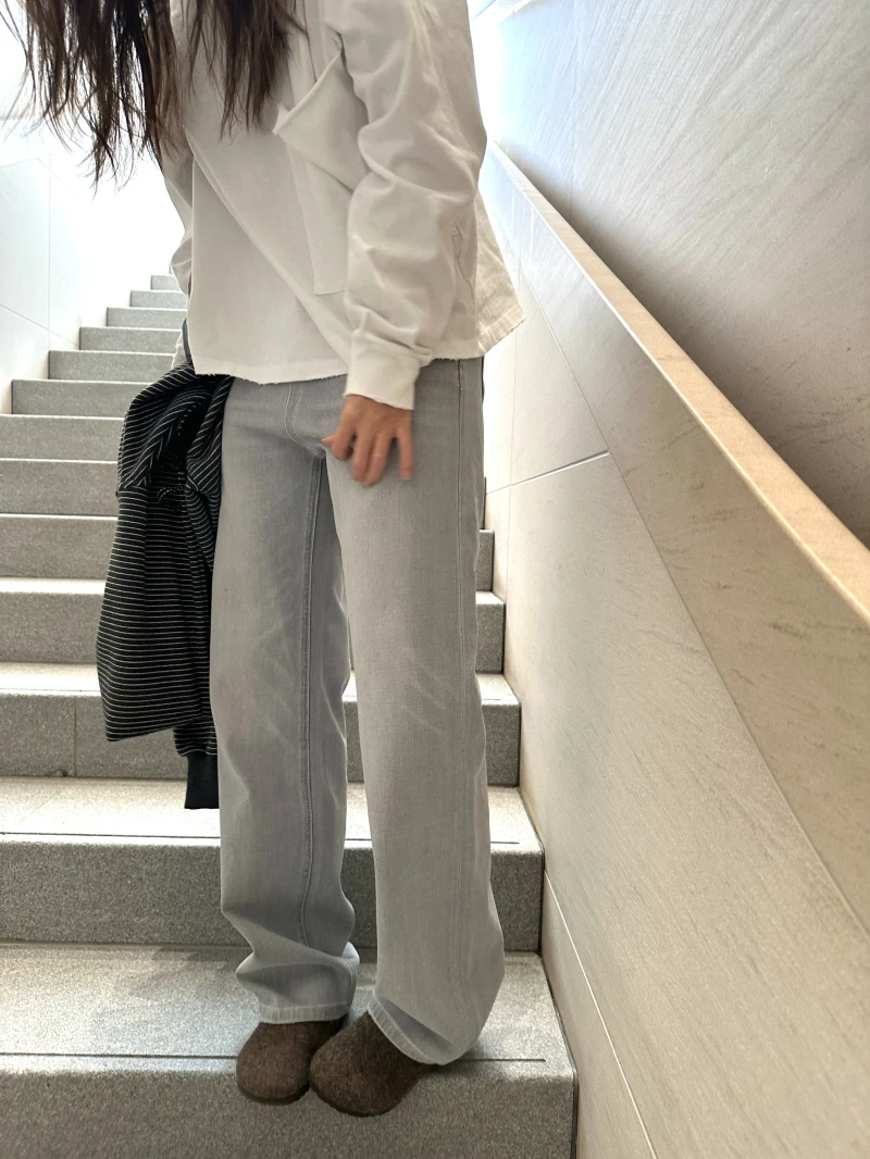 

Rare Super Stylish Light Grey Washed Four-Way Stretch Ultra High Waist Versatile Denim Jeans Ladies Straight Leg Spring 2026