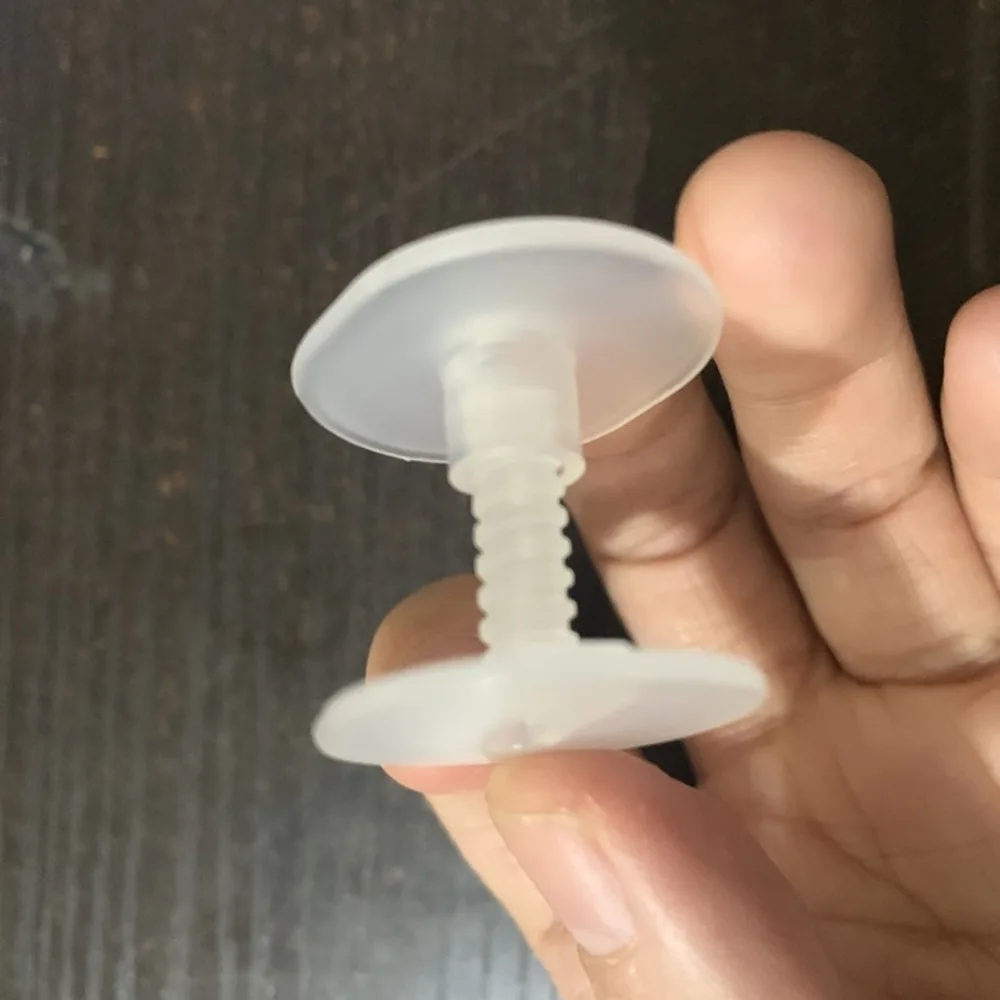 

Пластиковая застежка в картонной коробке, пряжка, винт, крепеж, гофрированная гайка, нейлоновая переплетная стойка, кнопка блокировки, заклепки, шпильки, витые вручную