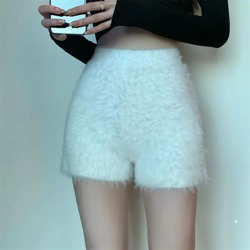 Autumn New Fashion Comfortable Bottoming Shorts Solid Color High Waist Knitted Plush Shorts Women\'s Short Pants