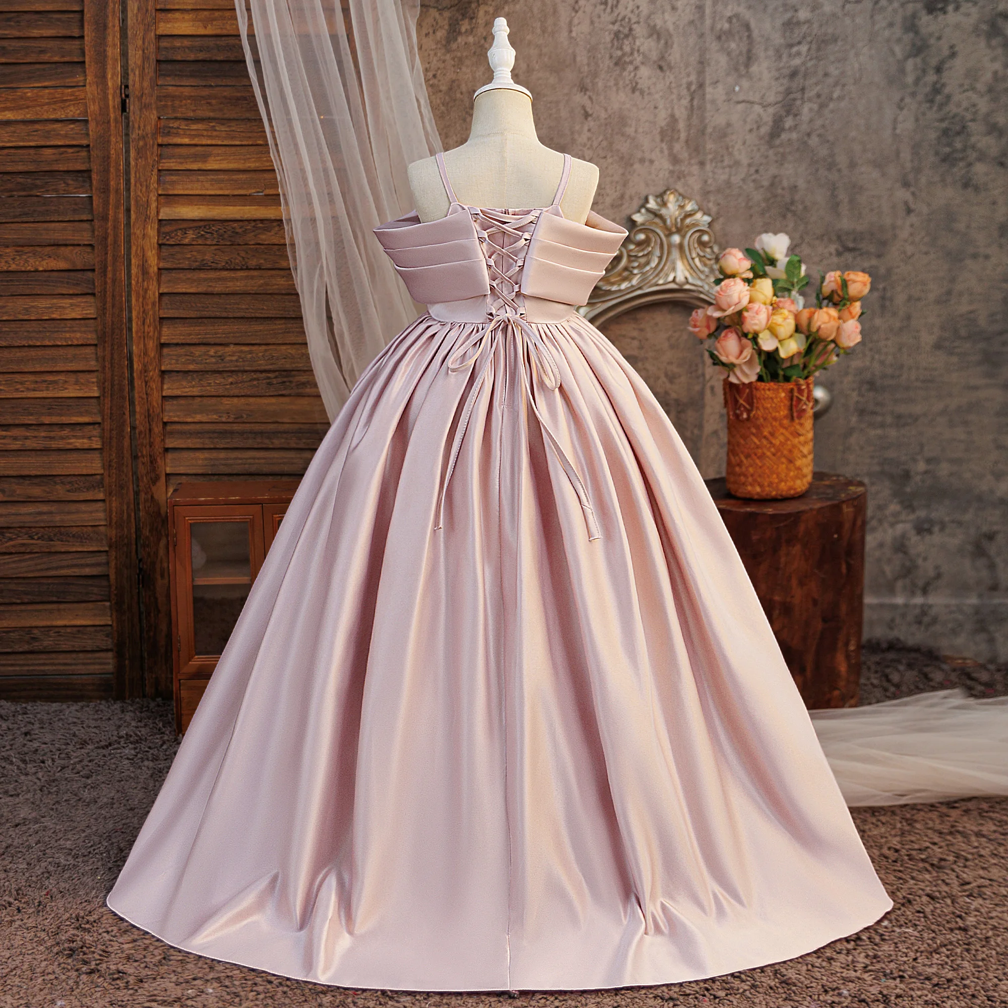Langes Kinderkleid mit Schleppe zum Geburtstag des Dichters, Sling-Schlepprock, Party-Abendkleid für Geigenauftritte – Detail 3