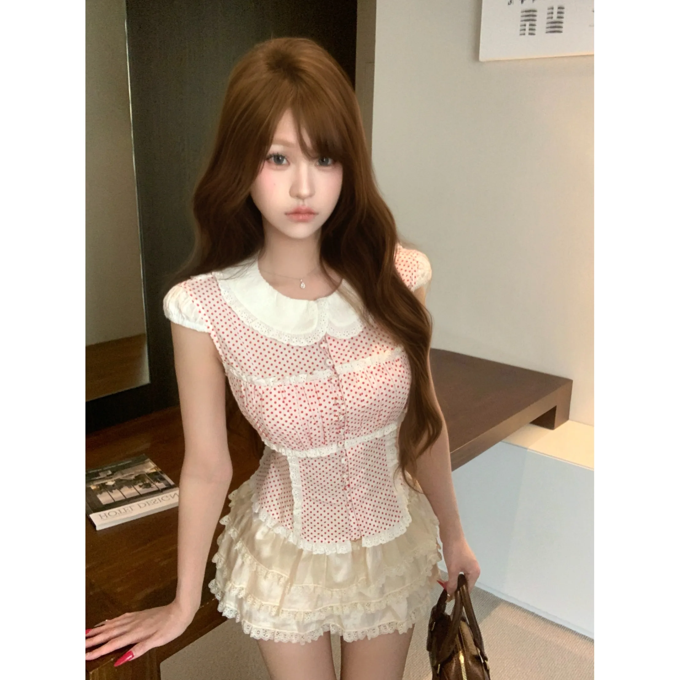 

Sweet Sister Doll Collar Color Blo irt Women Summer 2025 New ort Sve Waist Cinched Polka Dot Lace Anti Aging Top