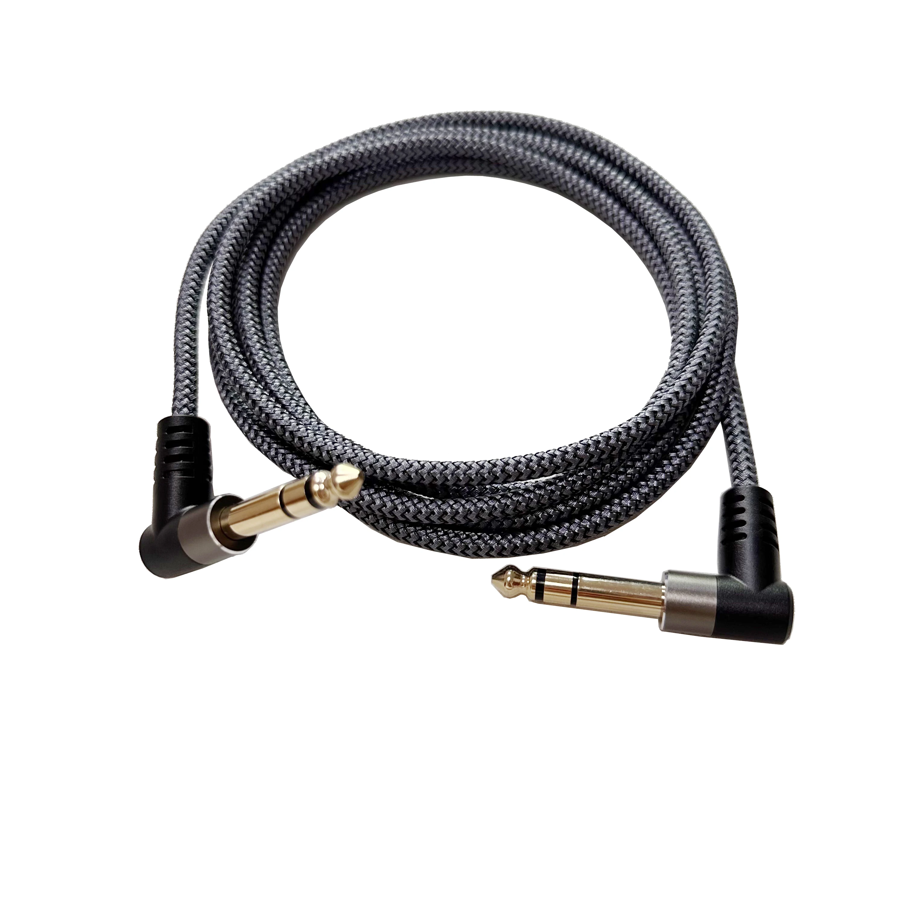 Kabel instrumentowy TRS o średnicy 1/4 cala, z wtykiem kątowym 6,35 mm, do podłączenia urządzeń audio, np. miksera, wzmacniacza, klawiatury basowej. — zdjęcie produktu 2