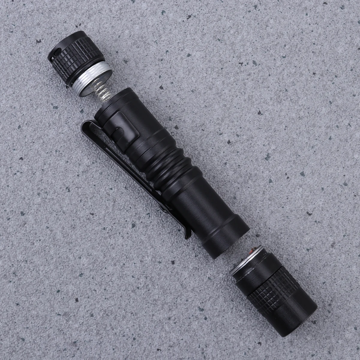 مصباح قلم LED صغير للجيب يعمل بالطاقة، مصباح يدوي مدمج فائق السطوع للتخييم والمشي لمسافات طويلة، شعلة صغيرة محمولة