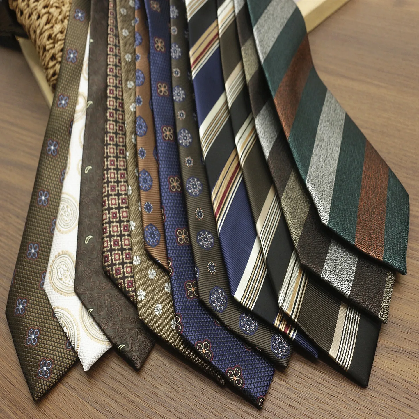 ربطات عنق رجالية فاخرة للمناسب - مراجعة Skinny Tie Men وسعره