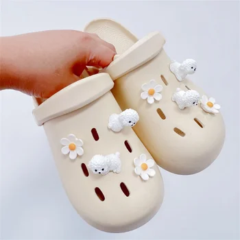 Uroczy pies i kwiat 3D Akcesoria do butów dla chłopców i dziewcząt Biały szczeniak Odpinana klamra do butów DIY