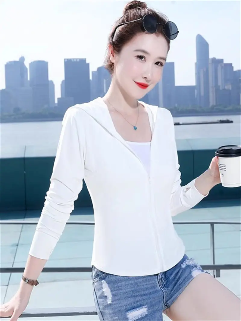 2025 New Women's Ice Silk Sun Protective Jacket UPF 50+ UV Resistant - Lightweight Breathable Summer Outdoor Short Coat G445