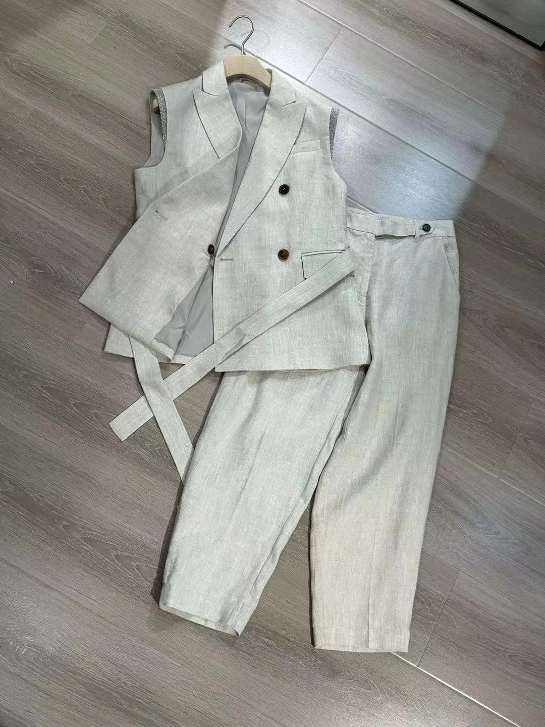 Conjunto de duas peças de colete sem mangas lapela VestLinen Jacket Curved Narrow Leg Pants Alta qualidade Primavera e Verão Moda Novo Estilo