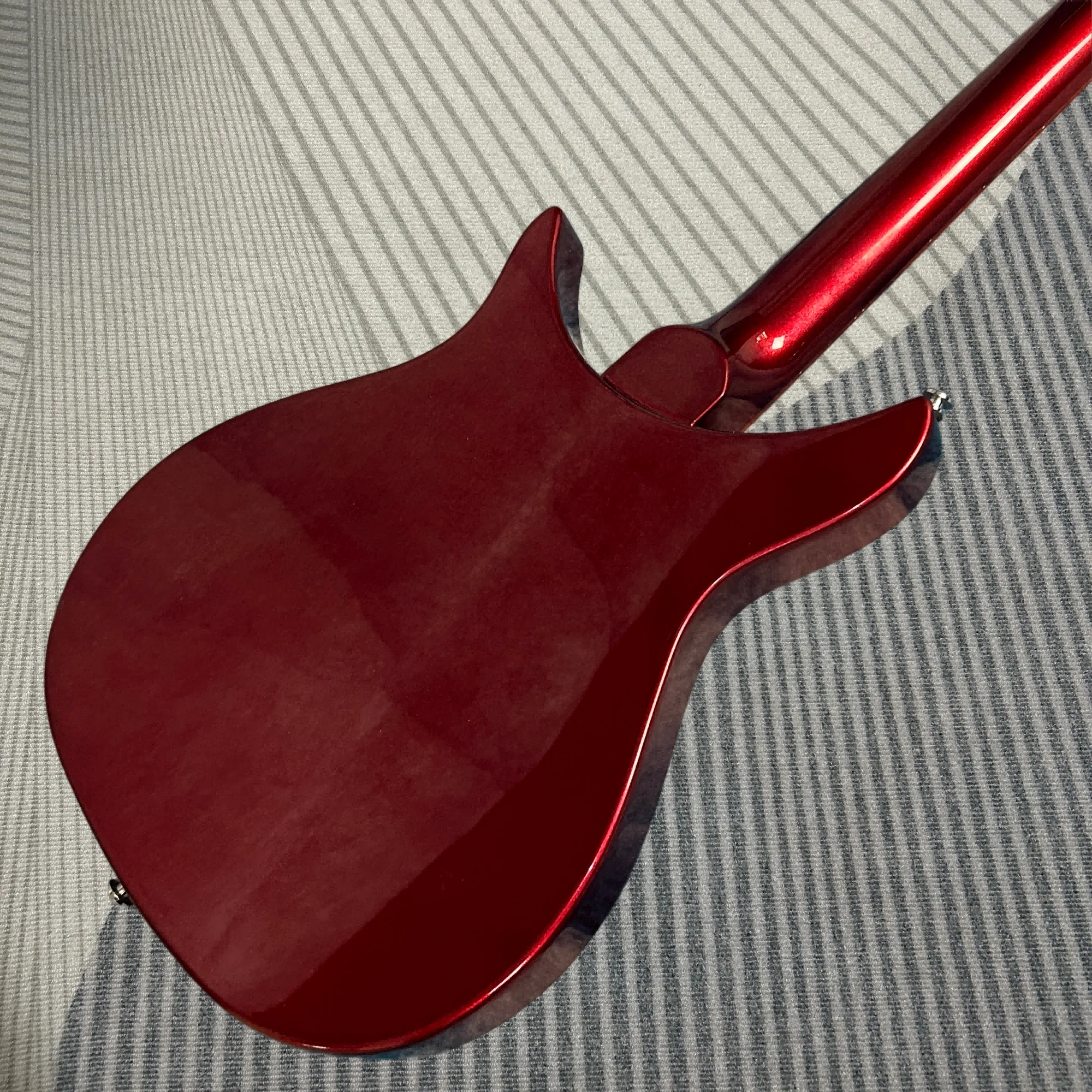 Hot Sale Metallic Red 325 Model Electric Guitars 527 mm Scale Length Mahogany Body
