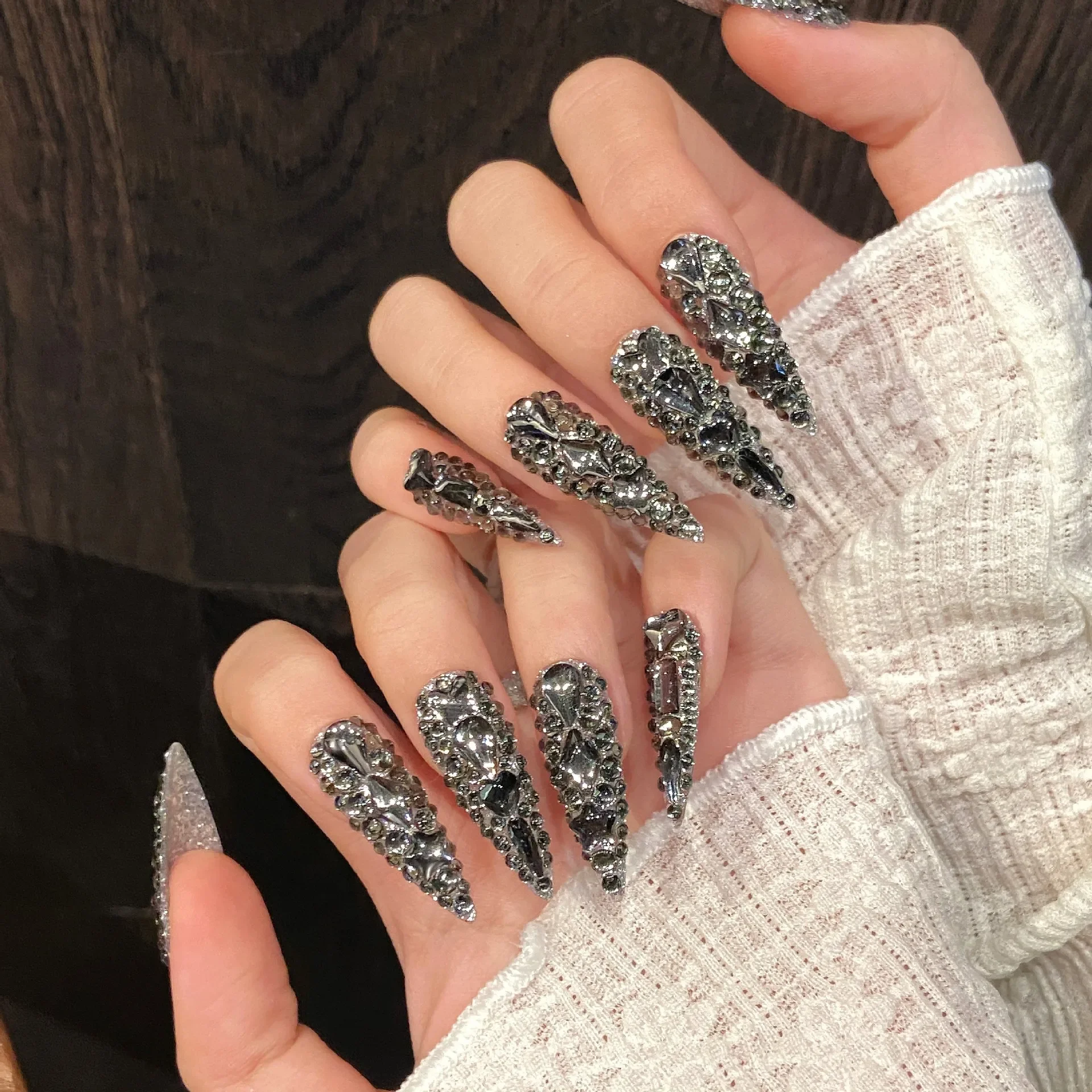 10pcs Luxury Grey Black Rhinestone Press-On Nails-Long Stiletto Shape Sparkling Full Cover Fake Nails for Parties Weddings Wear