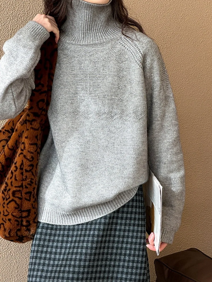 Grey turtleneck heavy industry pullover cashmere sweater women's unique and chic bottoming shirt with high-grade top inside.