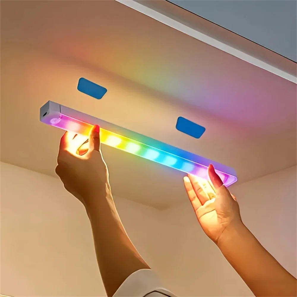 RGB-Bewegungssensor-Licht, kabelloses LED-Nachtlicht, USB-wiederaufladbar, Schrank- und Garderobenlampe, einstellbare Unterbauleuchte für die Küche