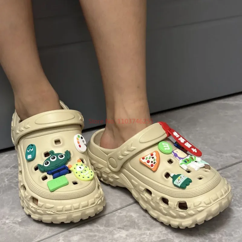 New Buzz Lightyear scarpe con foro per bambini pantofole per ragazzi e ragazze estate antiscivolo suola morbida scarpe da spiaggia in uscita per