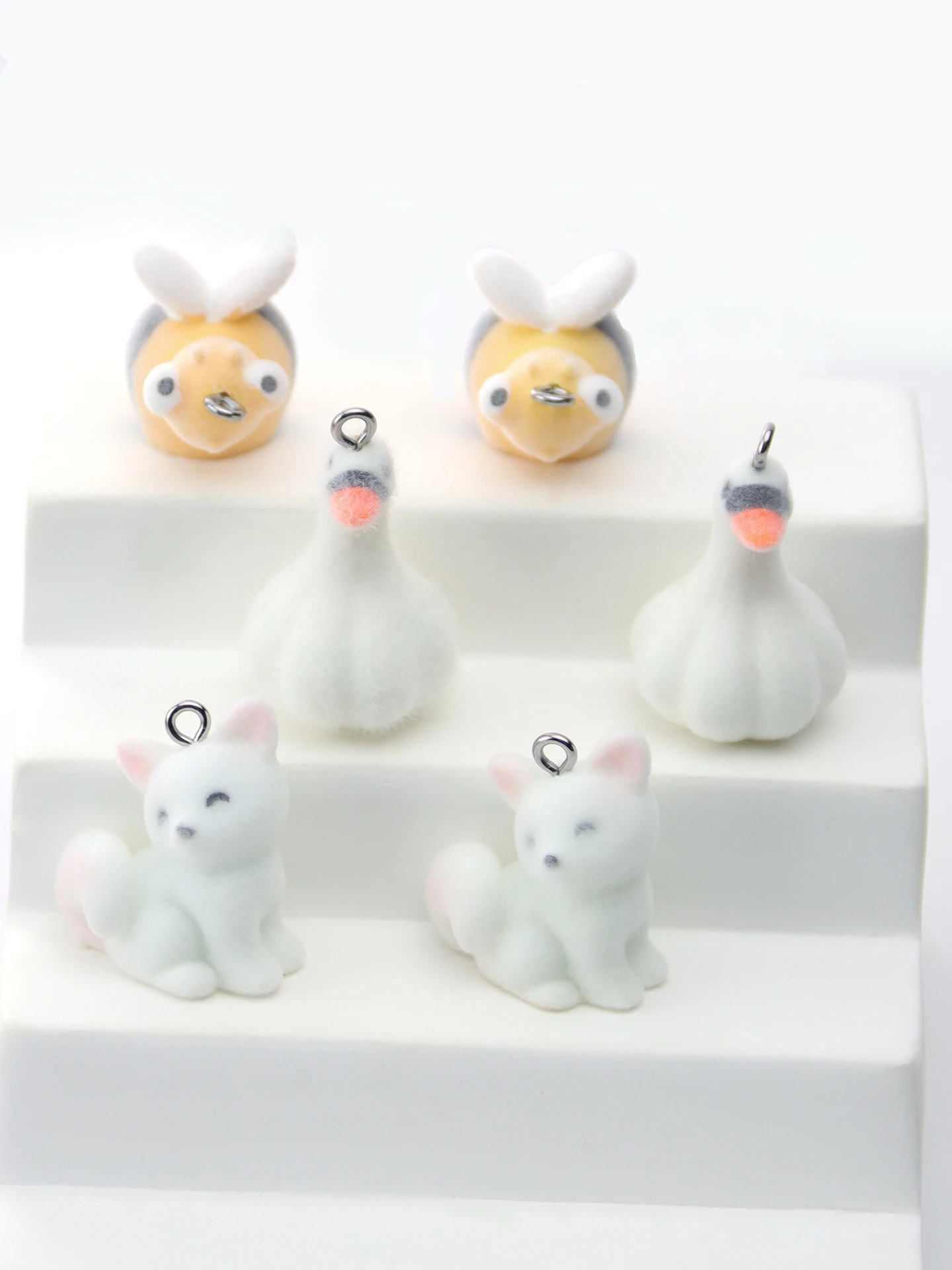 30pcs 3D Flocking Resin Fox Bee Garlic Duck Charms Animal Pendant for Necklace Keychain DIY Making Jewelry Accessories Wholesale