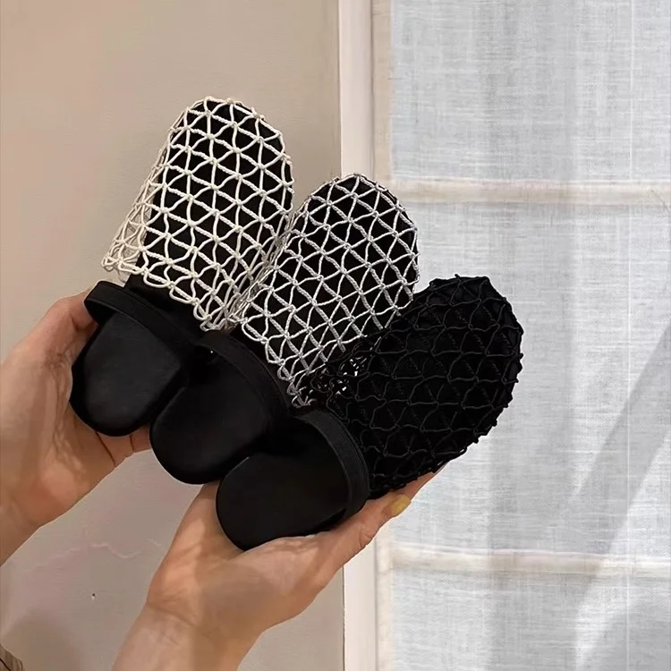 

Новинка 2023 года, летние сандалии на плоской подошве для девочек, плетеные сетчатые туфли-лодочки для девочек, повседневные шлепанцы с круглым носком, праздничные пляжные сандалии для девочек