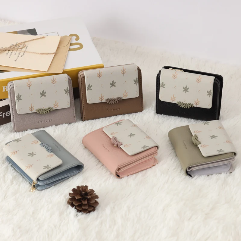 Maple Leaf Print Women Small Wallet Zipper Coin Purse Ladies Short Wallets Female Mini Square Money Bag PU Leather Card Holders